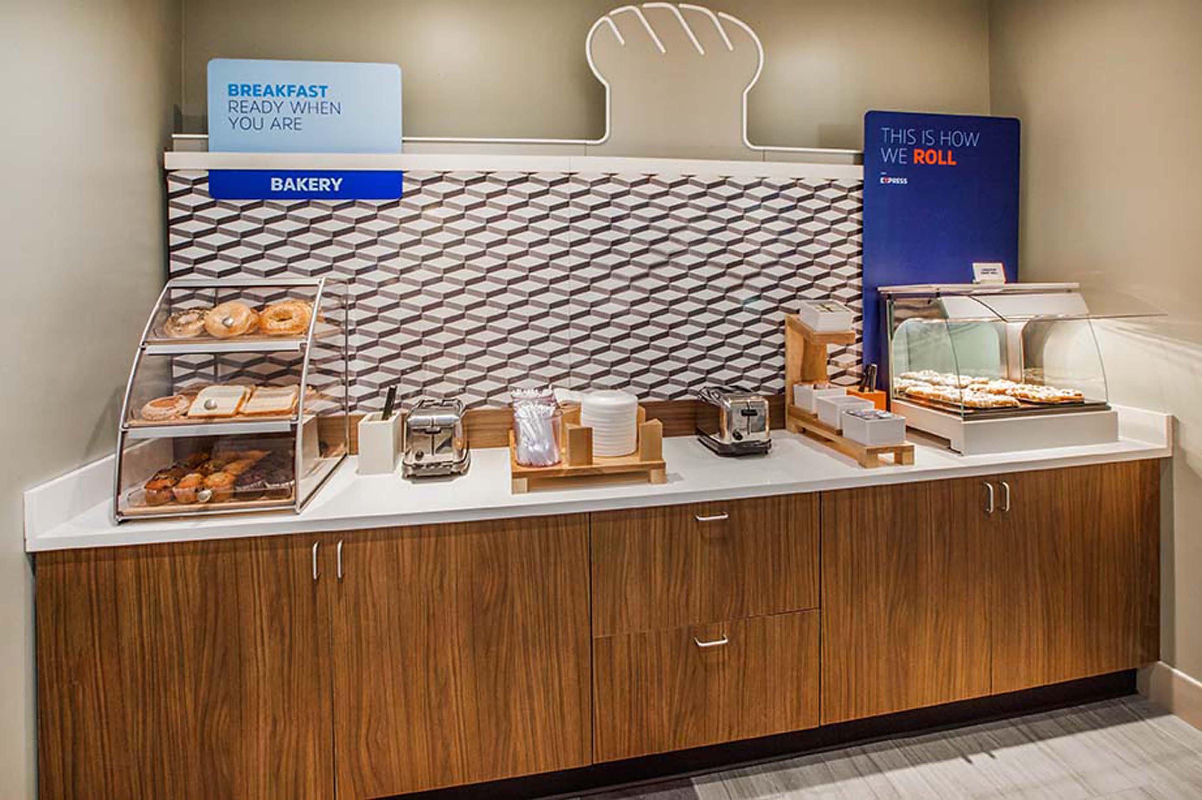 Holiday Inn Express Hotel & Suites Emporia By Ihg Εξωτερικό φωτογραφία