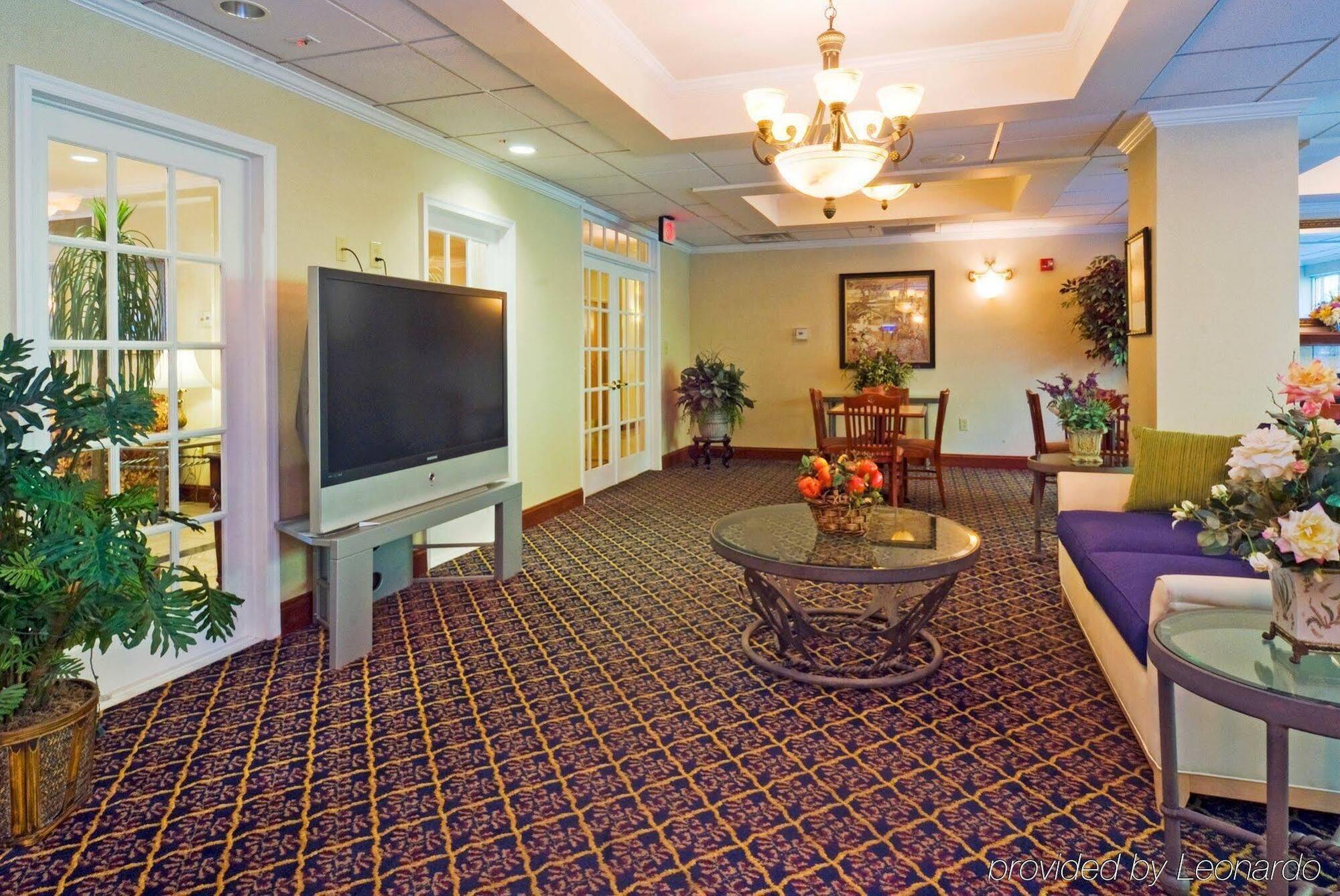 Holiday Inn Express Hotel & Suites Emporia By Ihg Εξωτερικό φωτογραφία